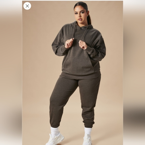 Fashion Nova Stole Your Boyfriend's Oversized Joggers-Charcoal Size 1X (NWOT) - Picture 1 of 12